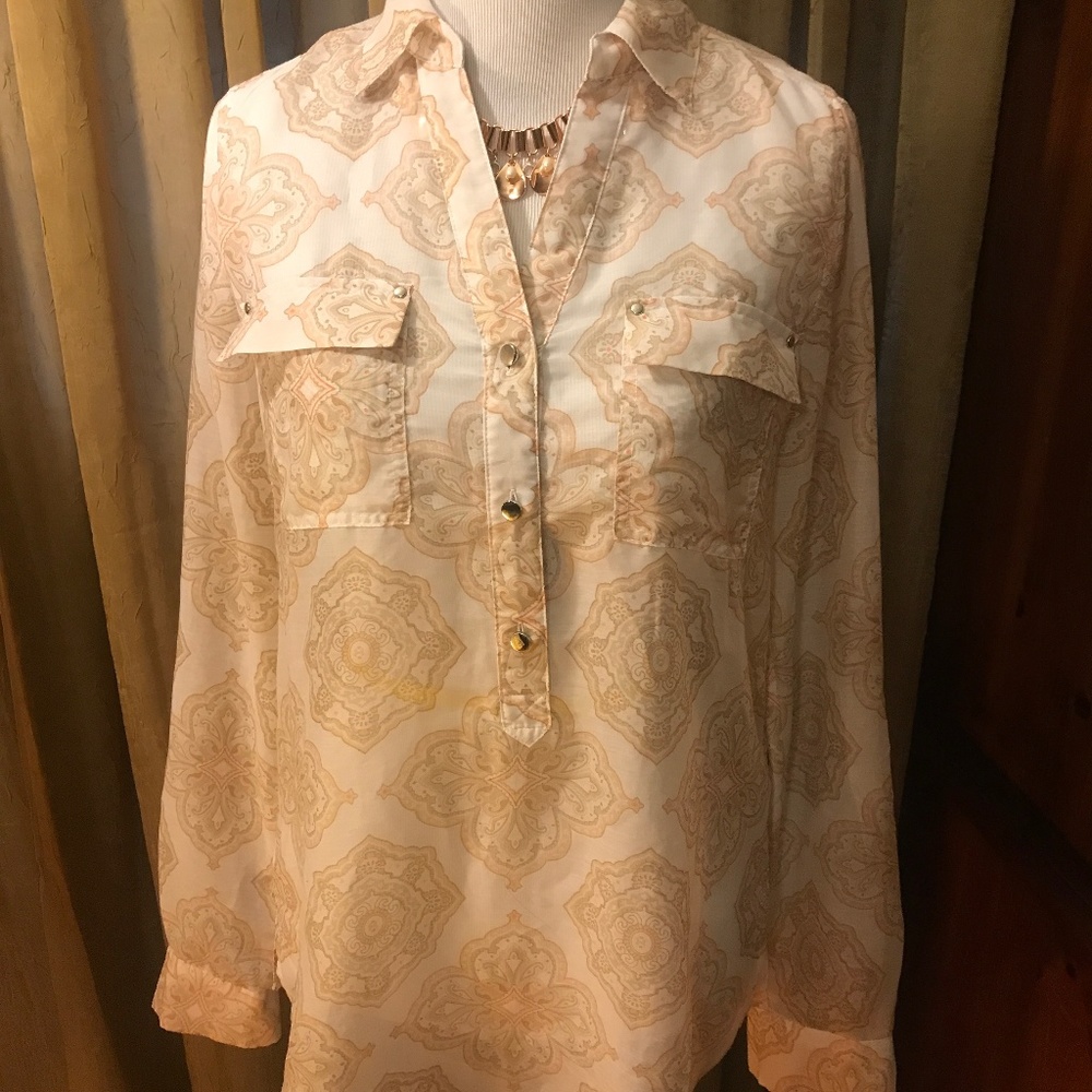 💥White House Black Market Blouse💥